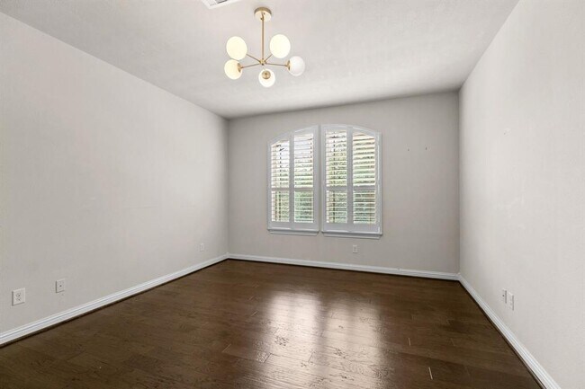 Building Photo - 18900 N Bee Cave Springs Cir