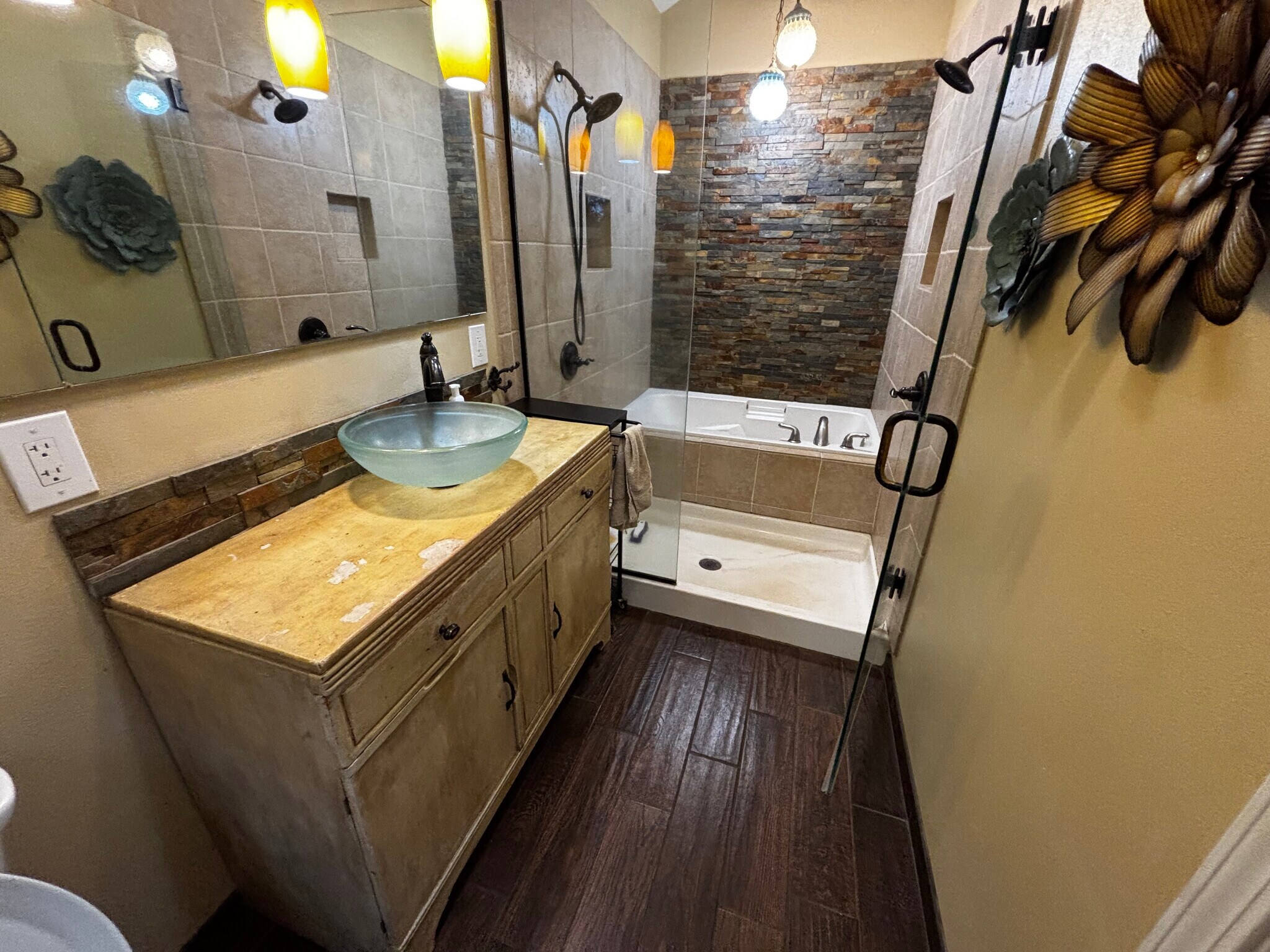 Master bath - 6971 Rainbow Dr SE