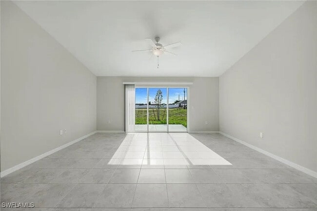 Building Photo - 1024 NW 12th Ave