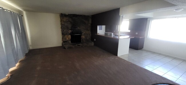 Building Photo - 3550 Lynwood
