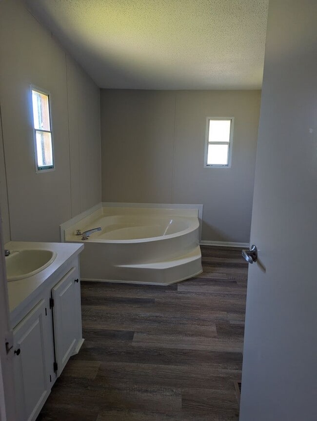 Building Photo - 4 BR, 2 BA 1,792 sq ft doublewide Trailer ...