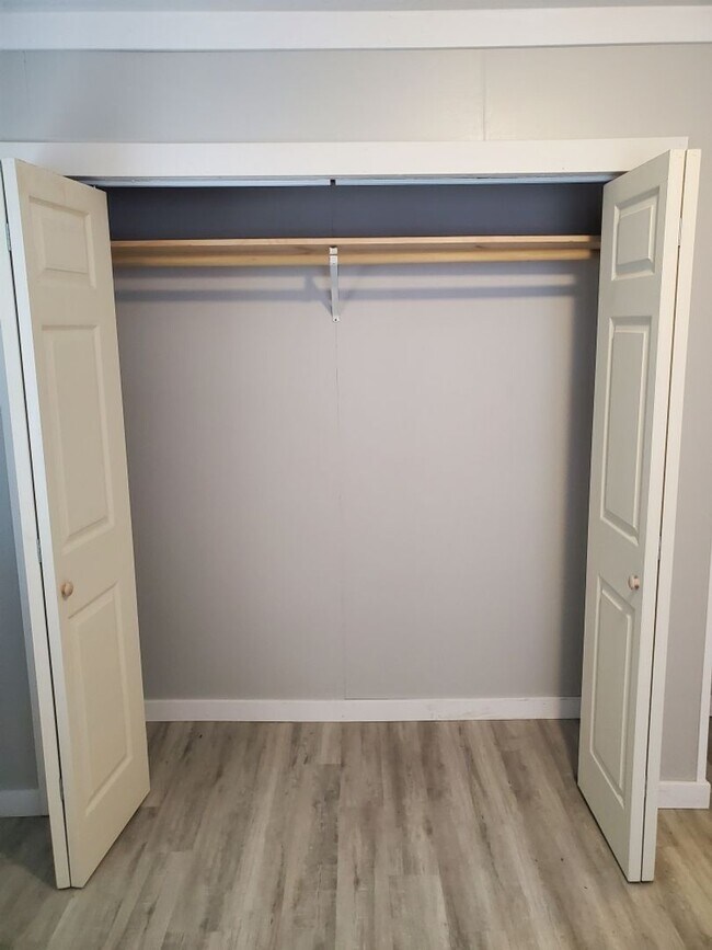 Building Photo - For Rent: 2 Bedroom, 1 Bathroom Home