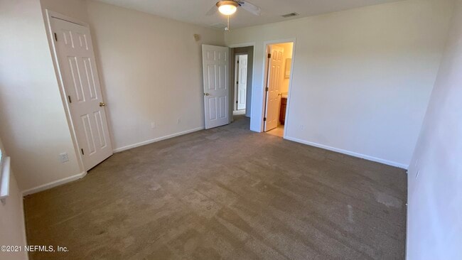 Building Photo - 445 Scrub Jay Dr