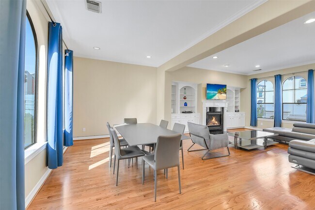 Building Photo - 1429 Utah St