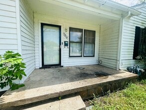 Building Photo - 2 Bedroom Home in Heart of Texas