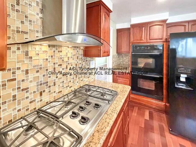 Building Photo - 4 Bedroom Home in Hayward Heights | Hayward Hills | Spacious Layout | Quiet Neighborhood