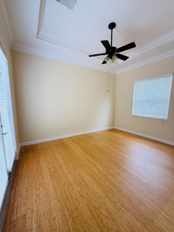 Building Photo - 5588 SW Bellflower Ct