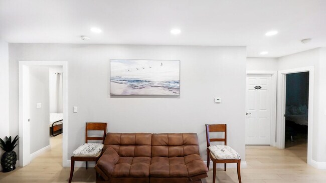 Building Photo - 1059 Gillespie Dr