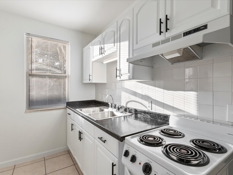 Building Photo - 237 Emory Plz