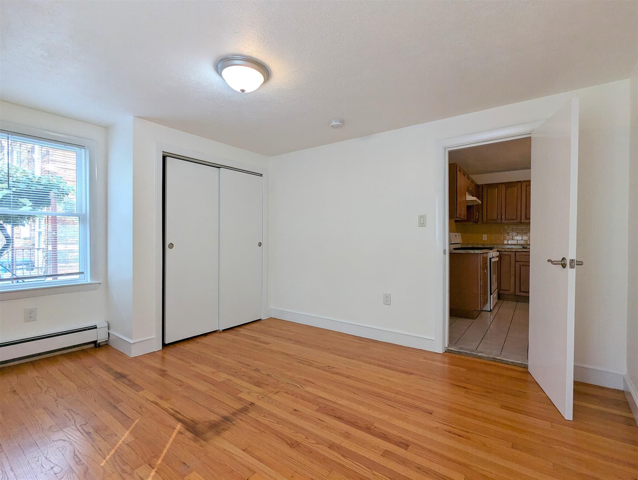 Building Photo - 322 Lowell St