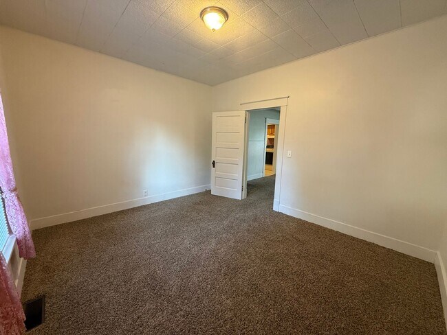 Building Photo - 303 Jefferson Ave