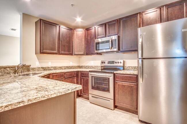 Building Photo - Beautiful New Luxury 2B/2B Apartment in FW...