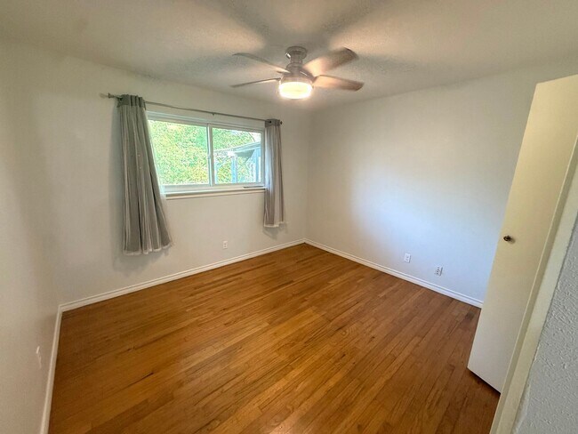 Building Photo - 835 Hill City Dr
