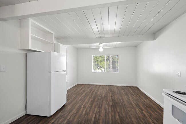 Building Photo - 5415 Lenox Dr