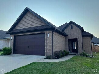 Building Photo - 3460 Village Meadow Dr