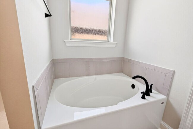 Building Photo - 7719 Claymont Cir