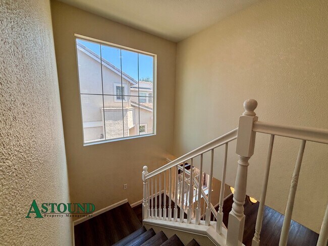 Building Photo - 1268 Picadilly Ln
