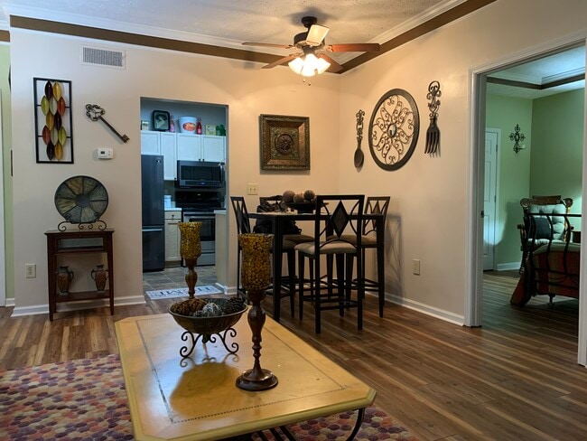 Dining Area - 212 Bentley Pl