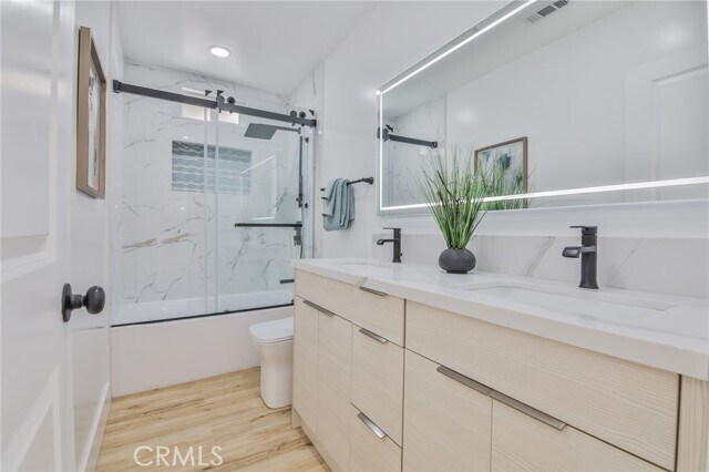 Building Photo - 204 Vía Colusa