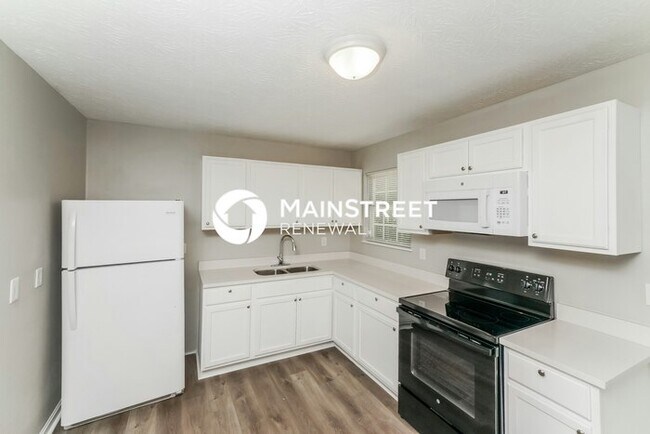 Building Photo - 3 Bedroom Pet-Friendly Home in Louisville,...