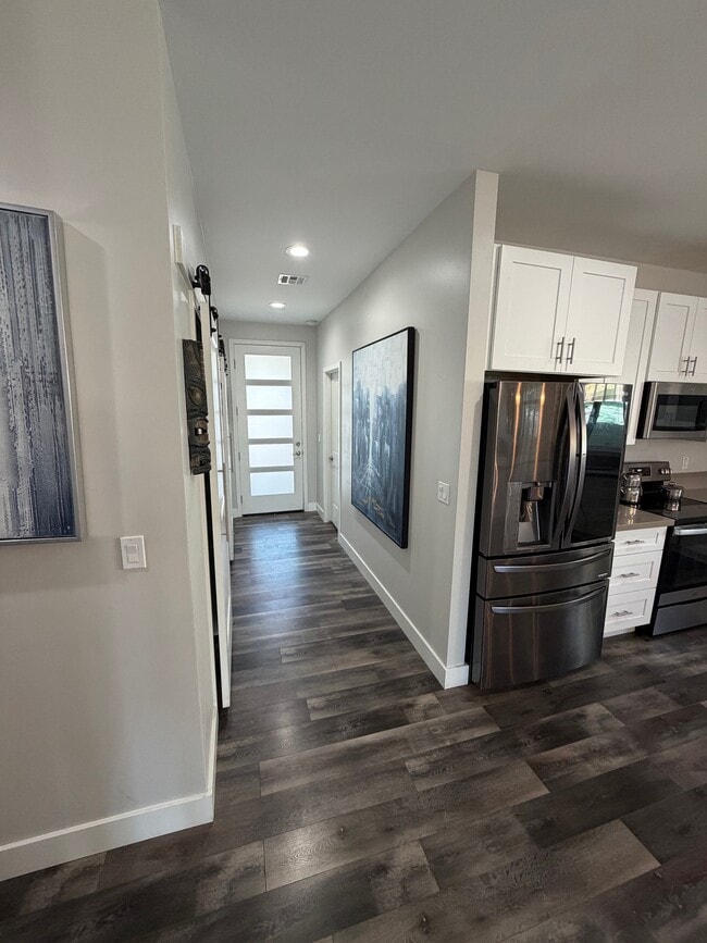 Building Photo - 1213 N 28th St