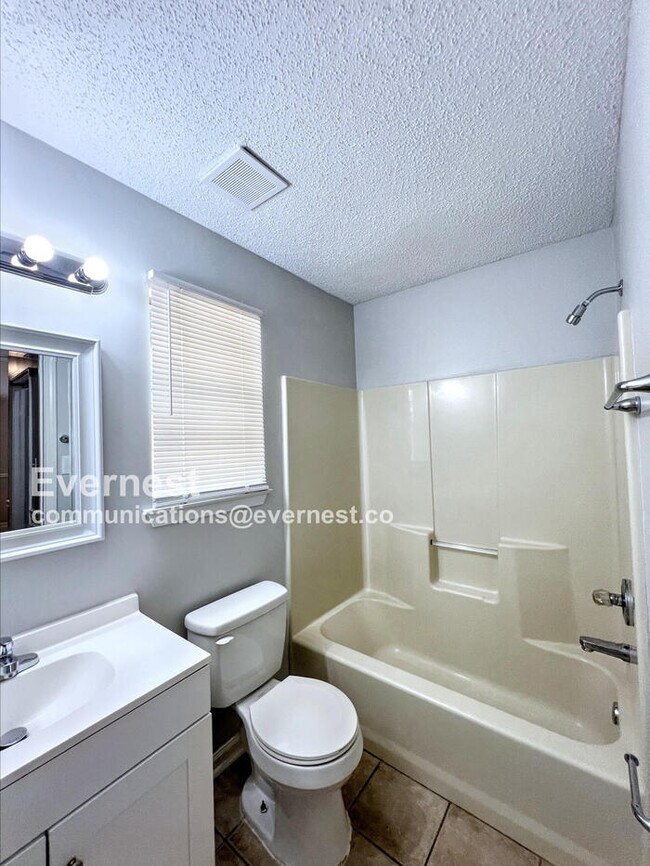 Building Photo - 6922 Gallop Dr