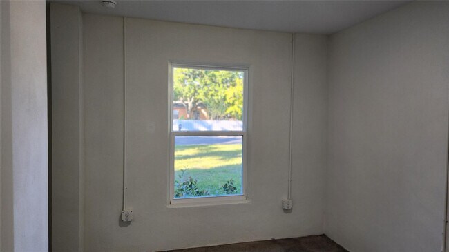 Building Photo - 2703 Ave G