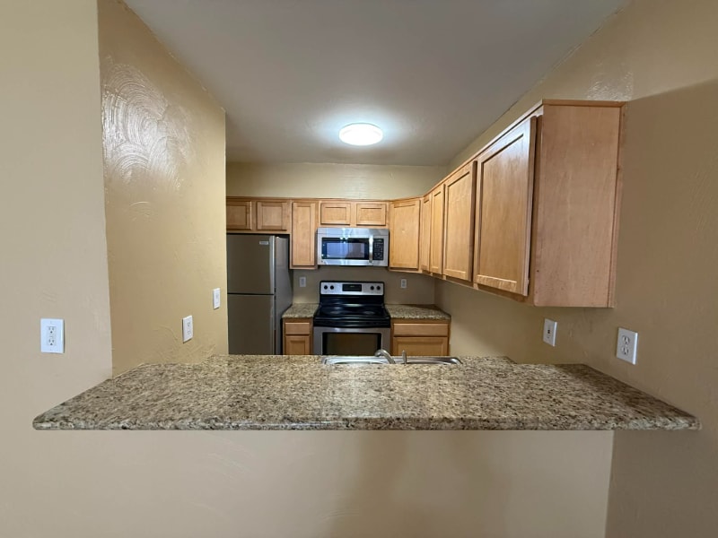 Building Photo - 931 N Euclid Ave