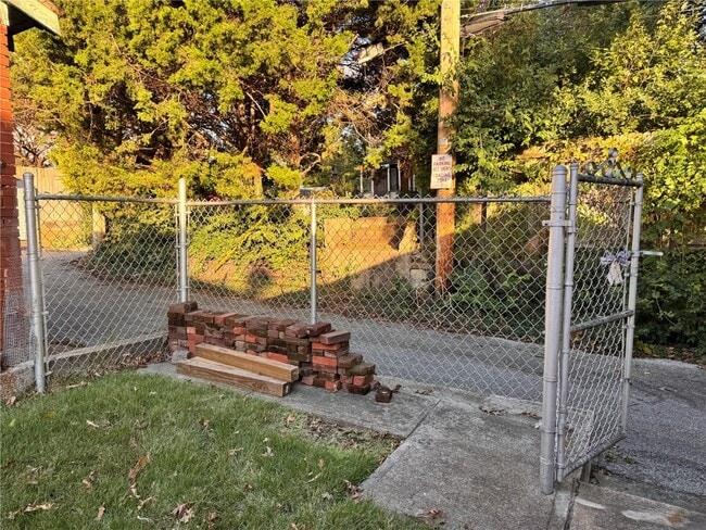 Building Photo - 4250 Michigan Ave