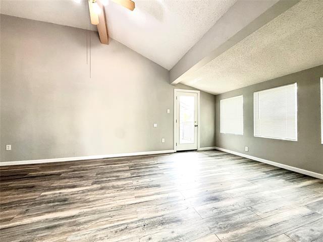 Building Photo - 9696 Walnut St