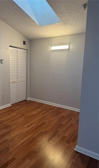 Building Photo - 1355 Crystal Way