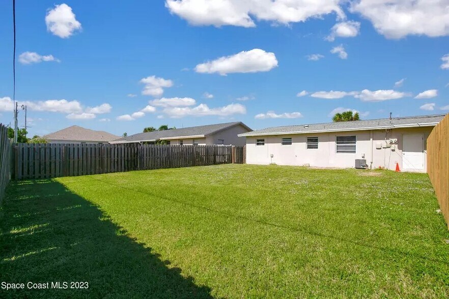 Building Photo - 567 Grant Ave