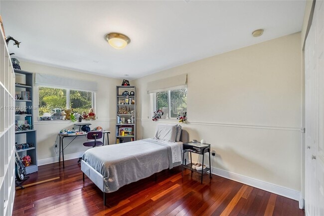 Building Photo - 10670 SW 77th Ave