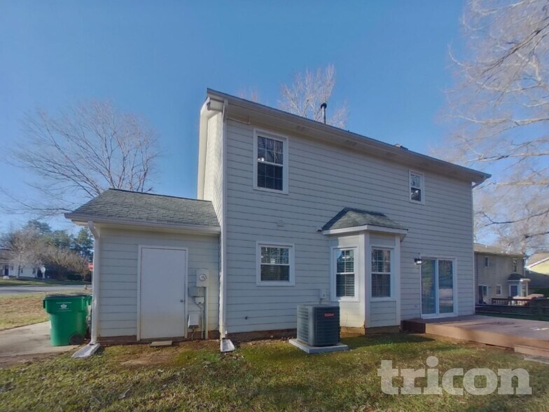 Building Photo - 8500 Hornwood Ct