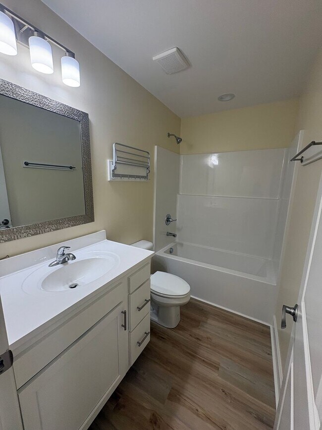 Building Photo - 505 Ingleside Dr