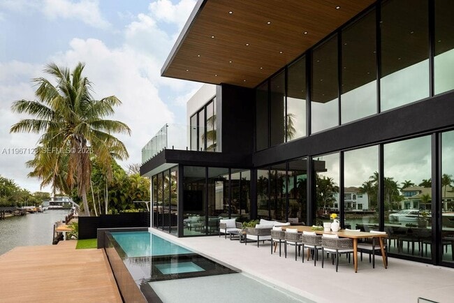 Building Photo - 1102 Washington St