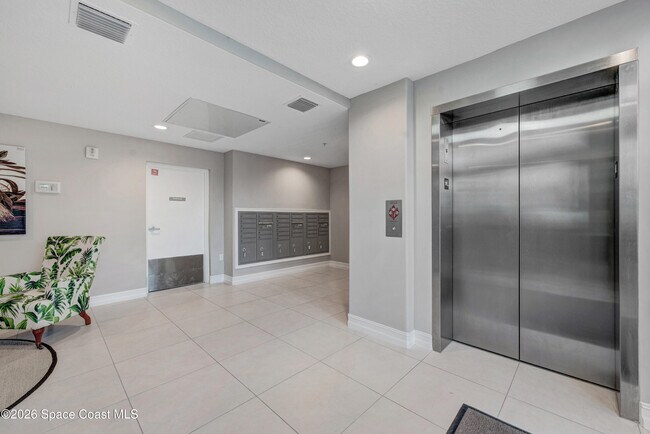 Building Photo - 1825 Riverside Dr