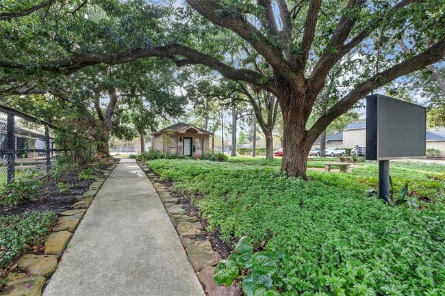 Building Photo - 14014 Jupiter Hills Dr