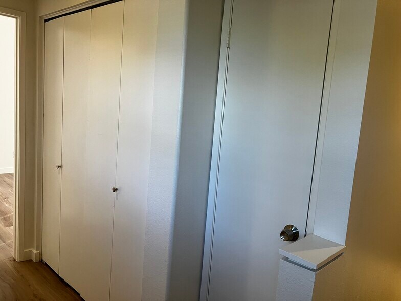 Building Photo - 629 S Glassell St