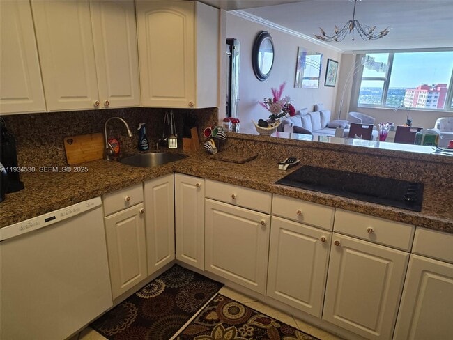 Building Photo - 3180 S Ocean Dr