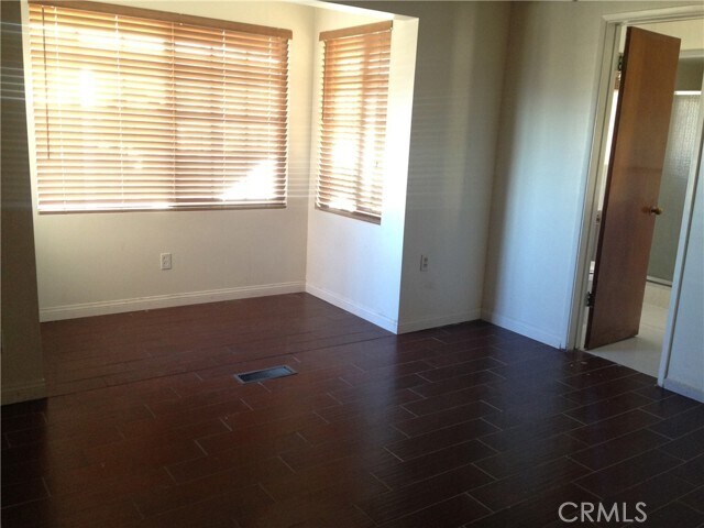 Building Photo - 20610 Hill Top Dr