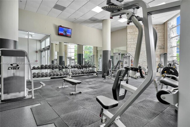 Building Photo - 5151 Collins Ave