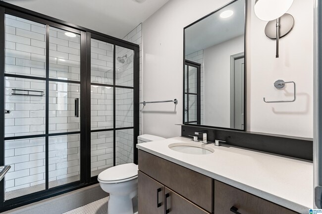 Building Photo - 2212 Morris Ave