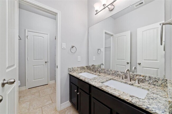 Building Photo - 21606 Hansom Dr