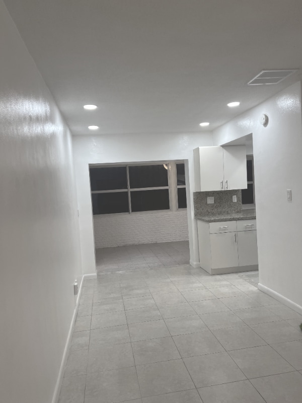 Building Photo - 8409 NW 59th Ct