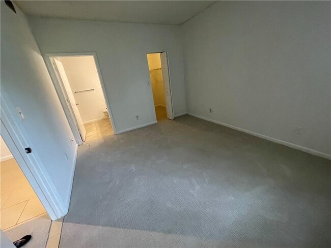 Building Photo - 640 Cypress Club Way
