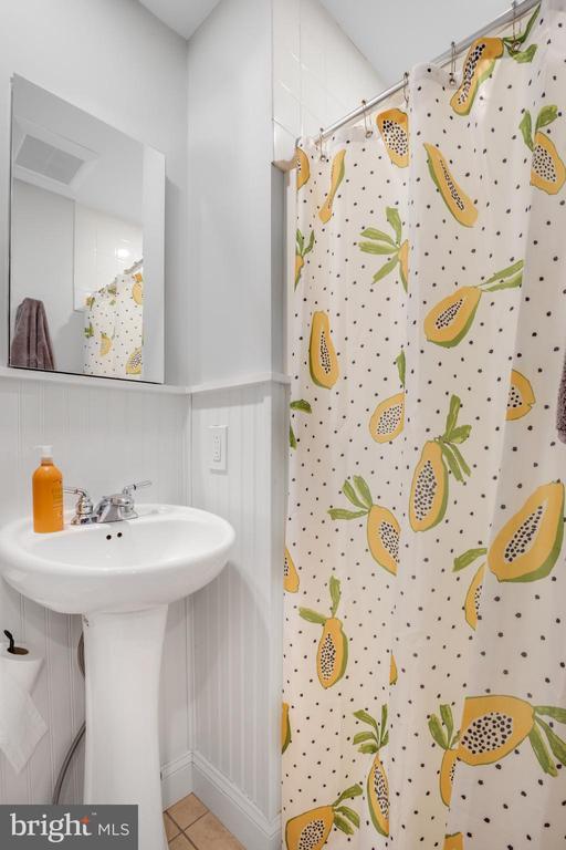 Building Photo - 626 S 19th St