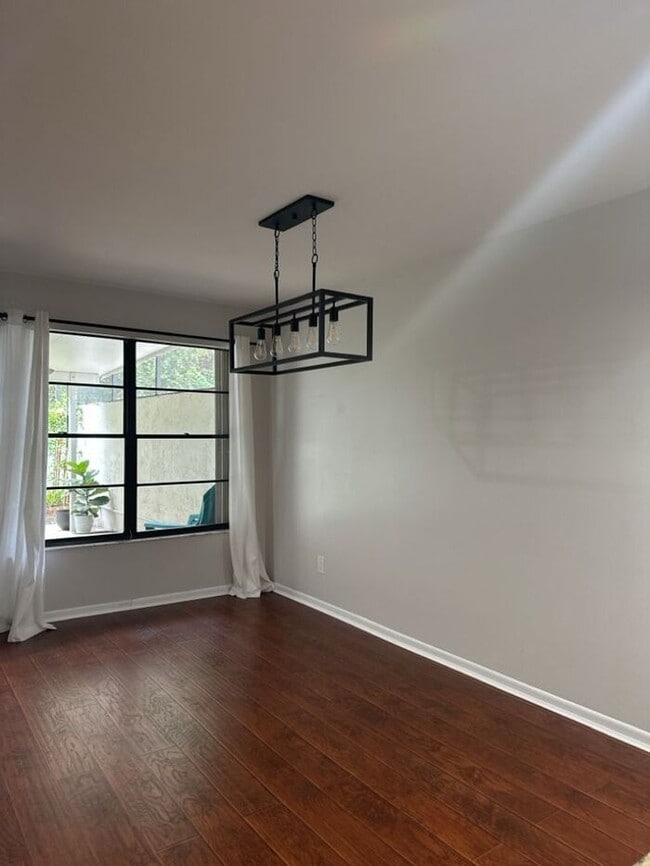 Building Photo - CARROLLWOOD VILLAGE REMODELED TOWNHOUSE