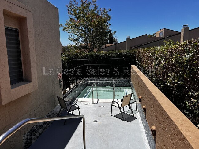 Building Photo - 2204 Plaza De Las Flores Plz