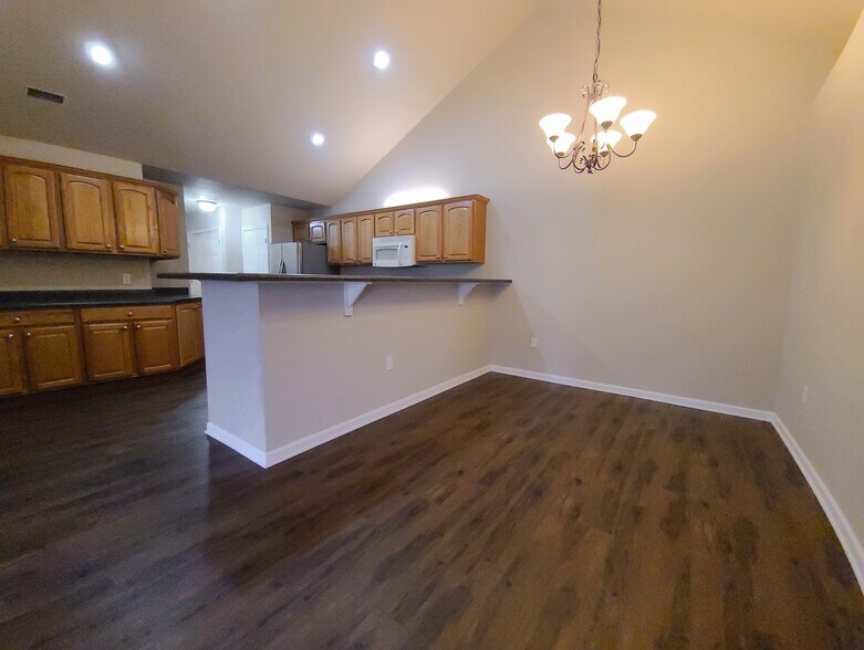 Building Photo - N70W15476 Amberleigh Cir